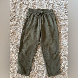 Evereve Olive Cropped Gauze Drawstring Pant Size Small
